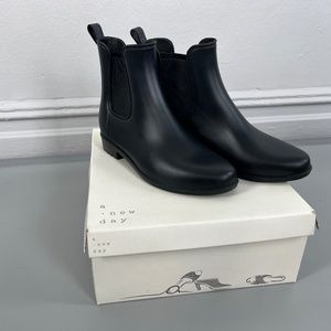 Women's Chelsea Rainboots